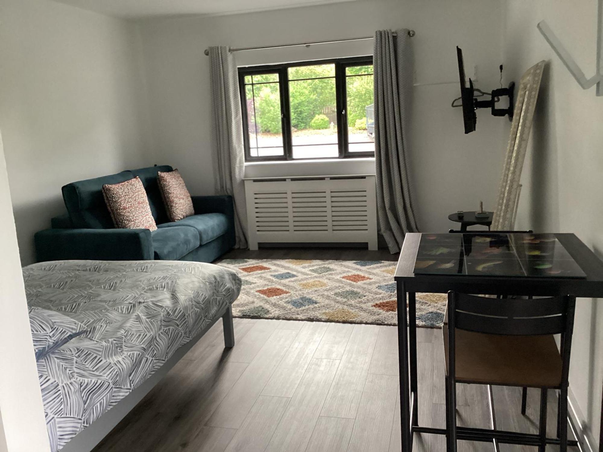 Studio Apartment To Rent مولينجار المظهر الخارجي الصورة