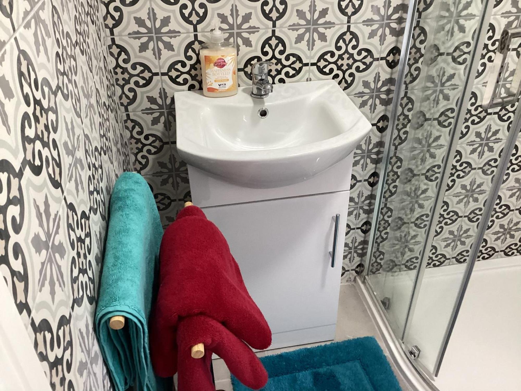 Studio Apartment To Rent مولينجار المظهر الخارجي الصورة